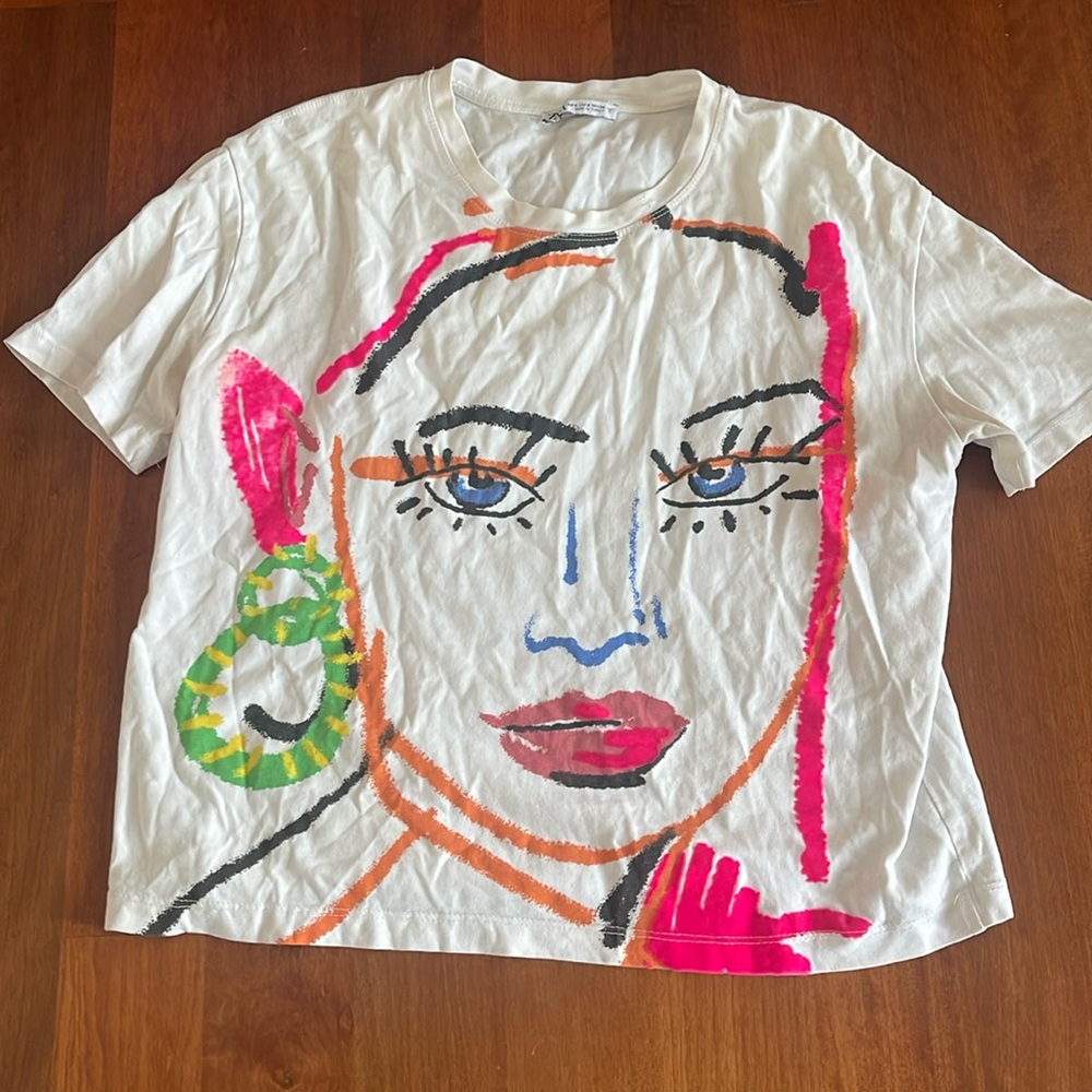 woman graphic tee